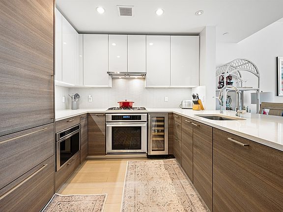 5th image of 1 Franklin St #1002