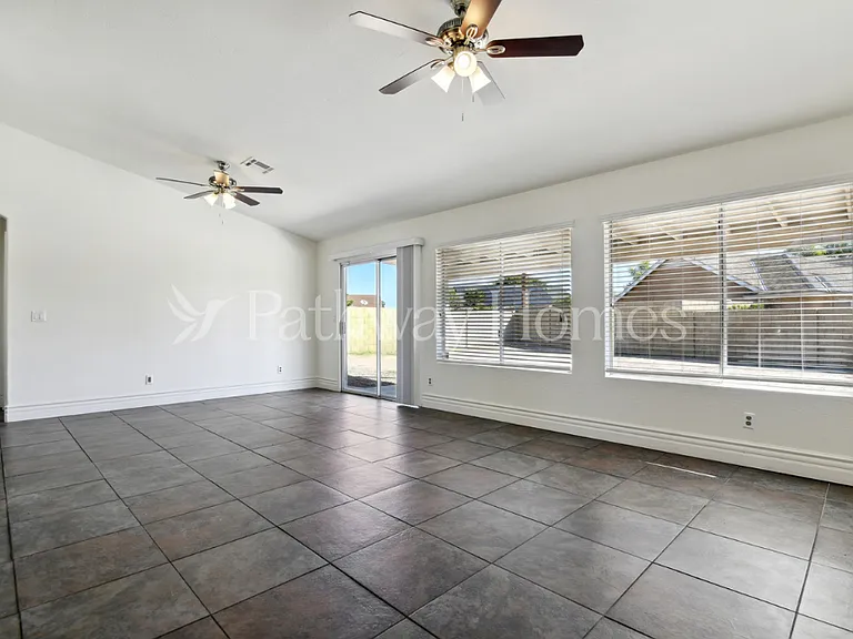 7704 W San Juan Ave — Photo 4