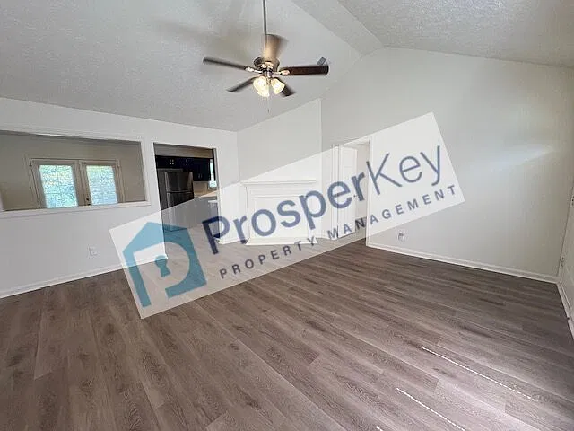 205 Bonanza Dr — Photo 4