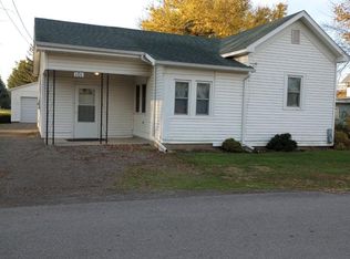 101 E Sycamore St, Middle Pt, OH 45863