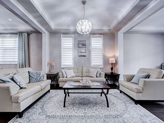 5th image of 438 N Park Blvd