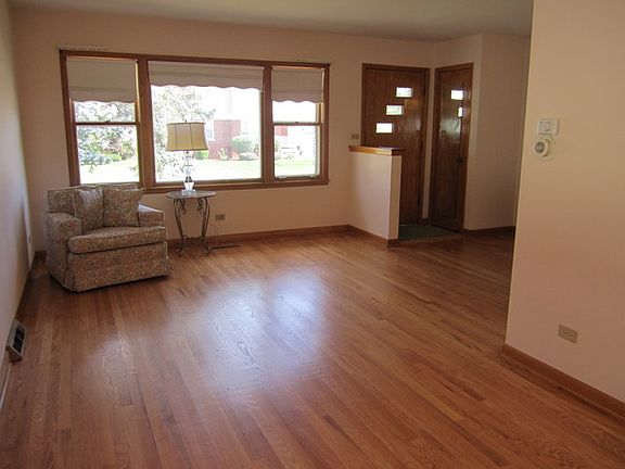5th image of 7620 N Odell Ave