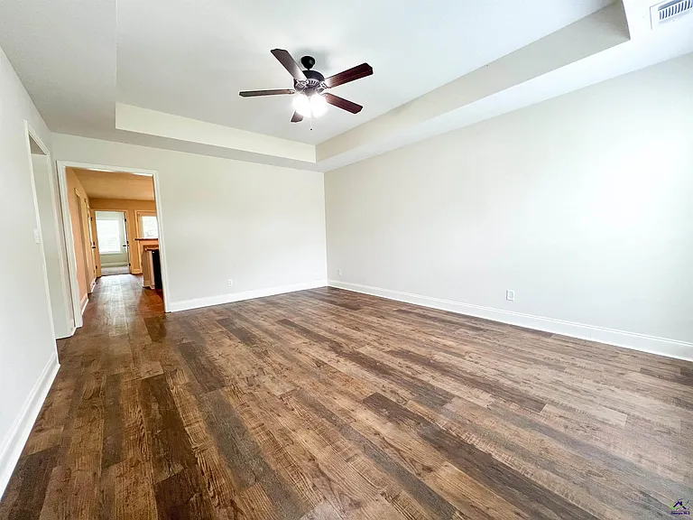 119 Washington Place Dr — Photo 3