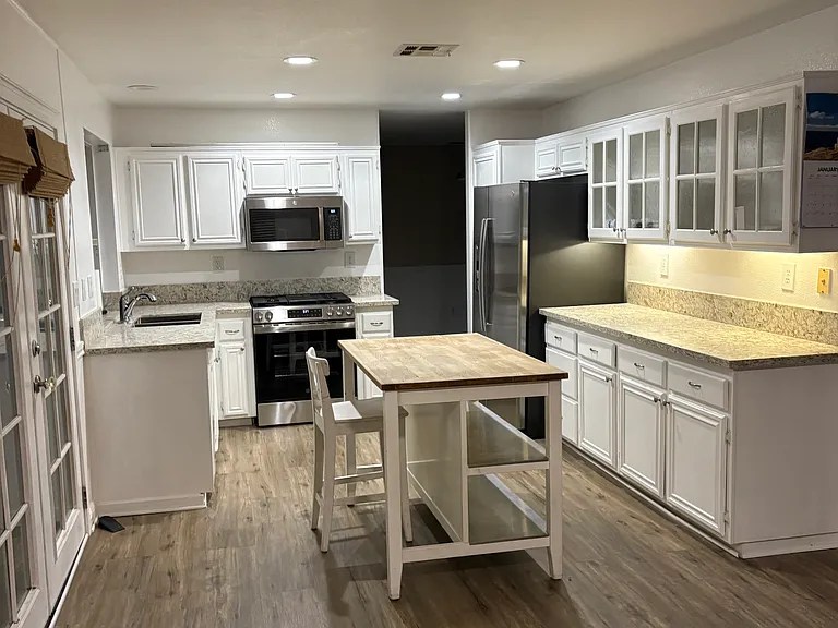 627 Hillhaven Dr — Photo 1
