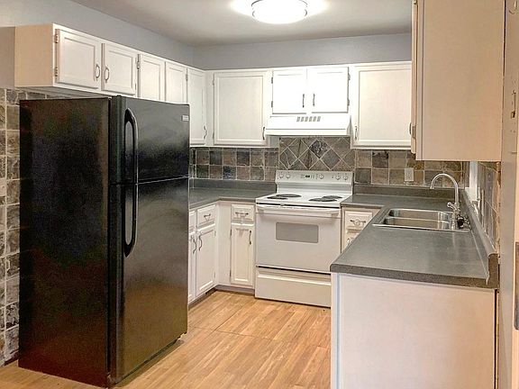 5th image of 21 Eastwood Ln