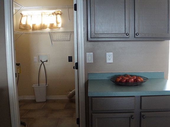 Pantry/Laundry Room