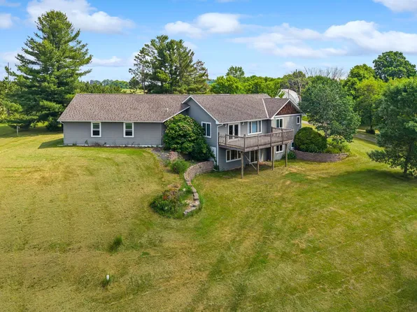 1729 N Bear Lake Dr, Dresser, WI 54009