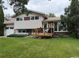 1709 Eaglesham Avenue, Weyburn, SK S4H 2W8