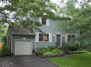 25 Oak Grove Ave, Barrington, RI 02806