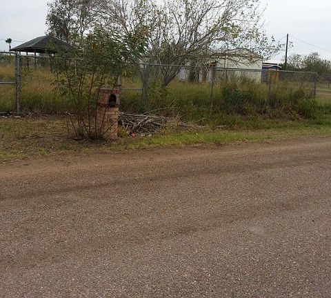 4th image of 8206 Gardenia St