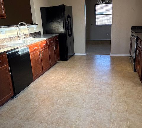 5th image of 307 Aries Ave