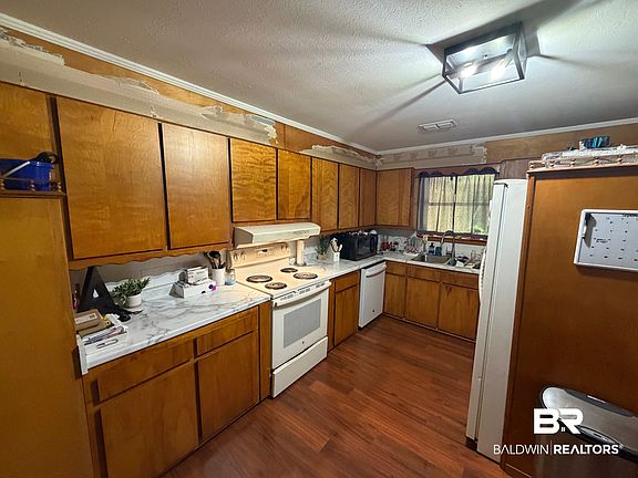 5th image of 4148 Ridge Rd
