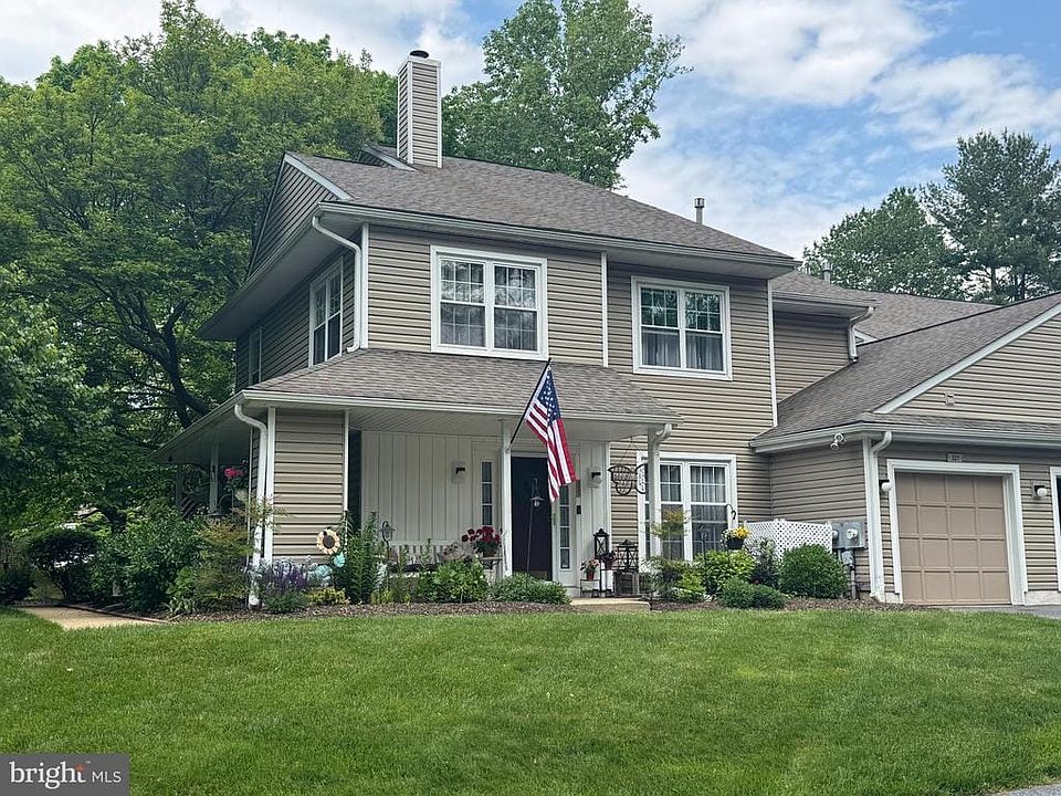 1st image of 321 Danbury Ct #321