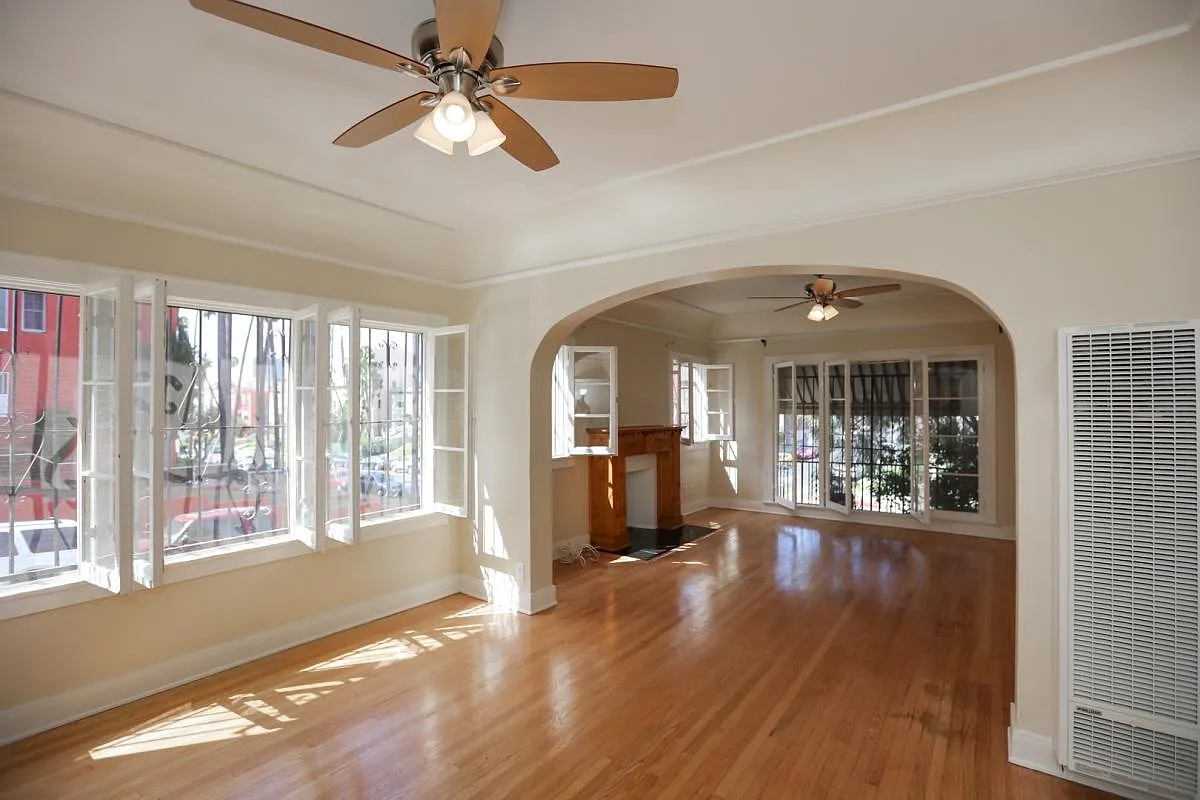 200 N New Hampshire Avenue — Photo 2