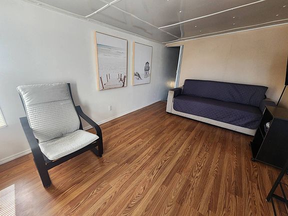 4th image of 11206 B St