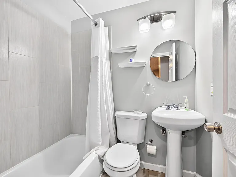 447 Mercer St #1 — Photo 8