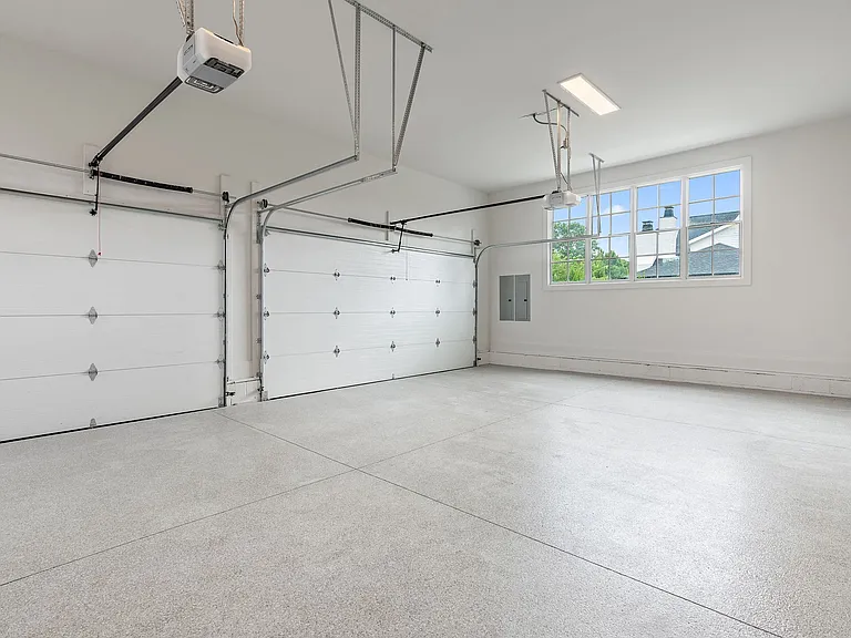 8808 Edgecomb Dr — Photo 59