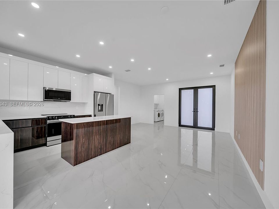 1st image of 704 Holmes Ave