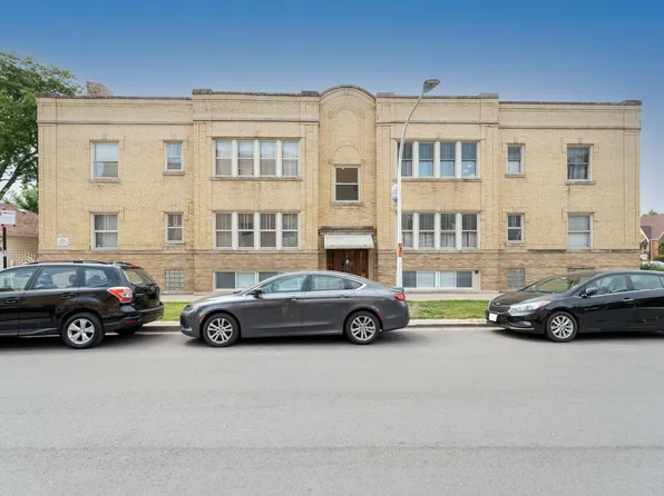 5925 W Barry Ave, Chicago, IL 60634