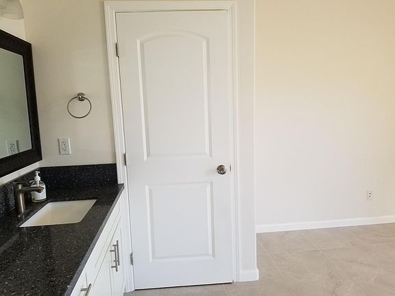 3rd image of 4494 Sierra Dr #C