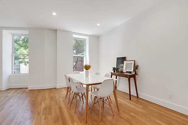 Rented by Compass | media 25