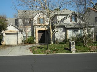 10498 E Fieldstone Ave, Clovis, CA 93619