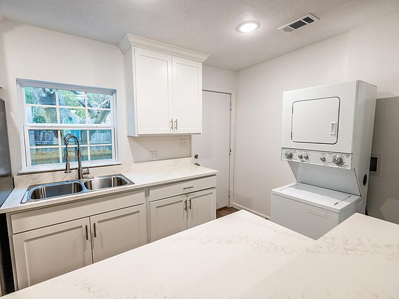 5th image of 311 Francis St