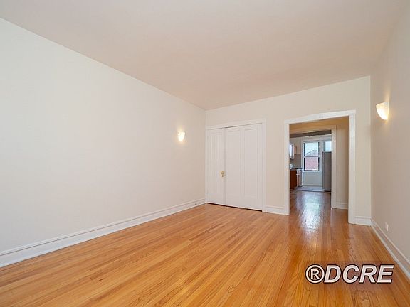 3rd image of 6947 N Ashland Blvd #D3