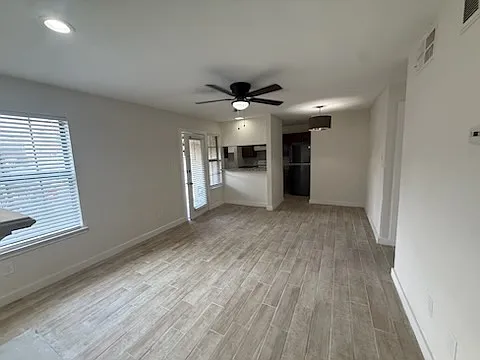 1716 Crest Grove Dr — Photo 4