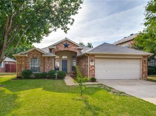 2404 Graystone Ln, Corinth, TX 76210