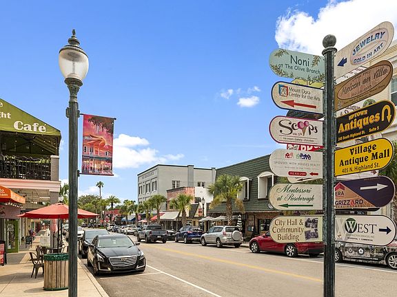 Close to downtown Mount Dora