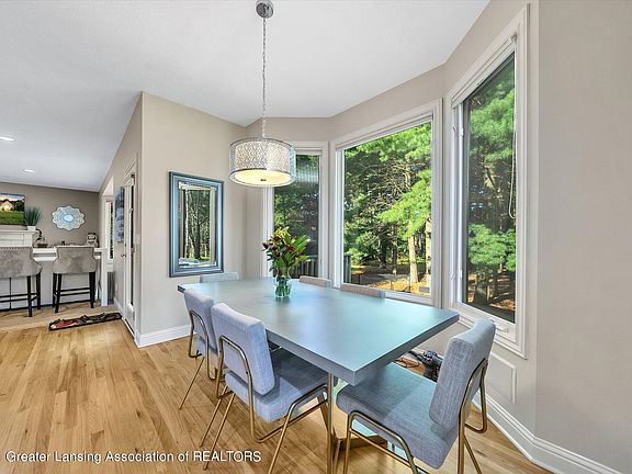 3rd image of 4106 Breakwater Dr