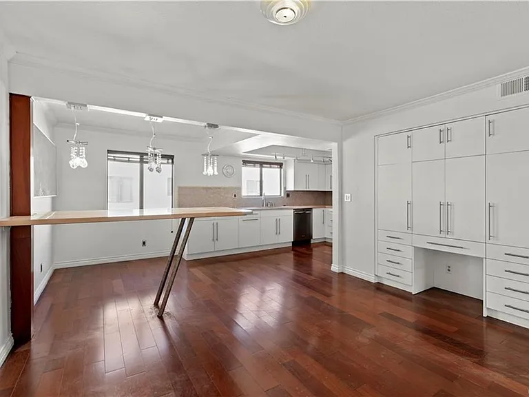 13243 Vanowen St #3 — Photo 6