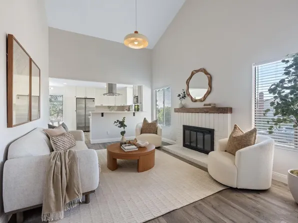 2053 Golden Circle Dr, Escondido, CA 92026