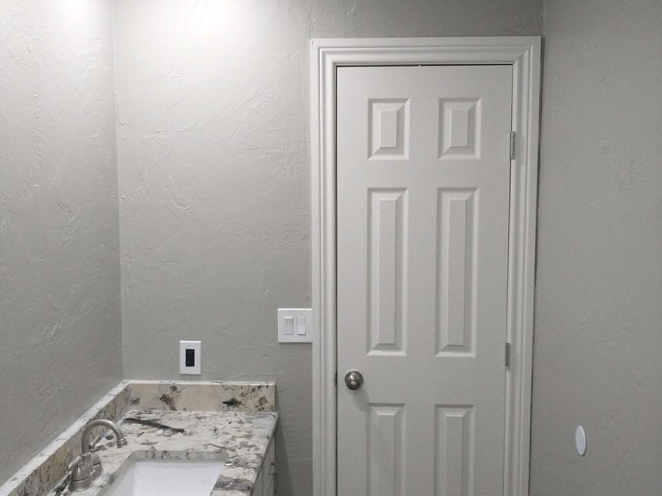 2nd image of 1016 Trinchera Dr