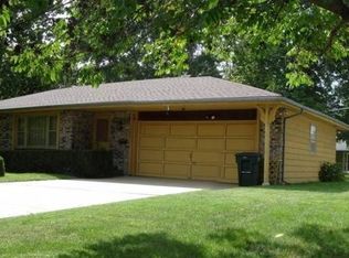 2529 SW Shunga Dr, Topeka, KS 66611