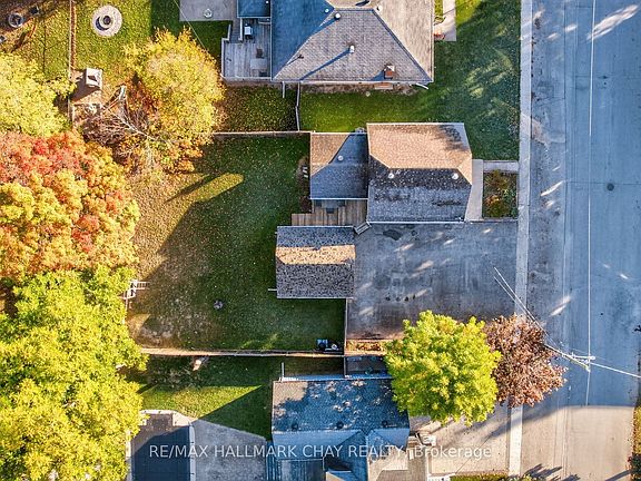 3rd image of 8 John St