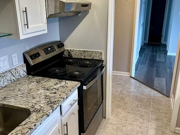 3rd image of 1301 N Courthouse Rd APT 1711