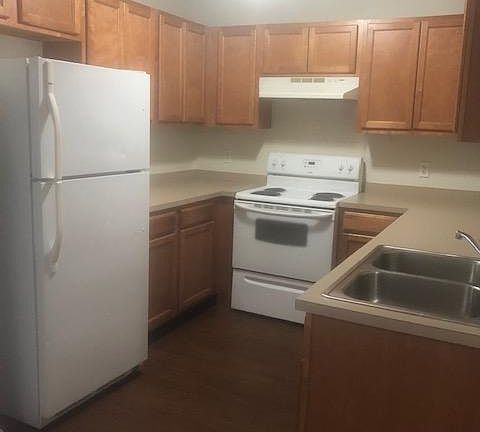 4th image of 542 Wichita Dr