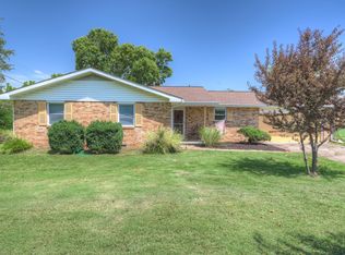 417 W 44th St, Joplin, MO 64804