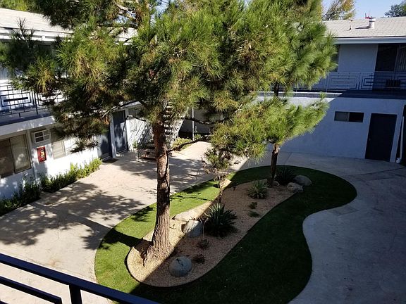 3rd image of 6830 Woodley Ave APT 4