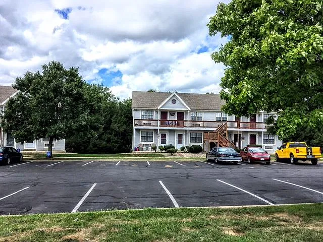 935 SW Hampton Ct #7 — Photo 13