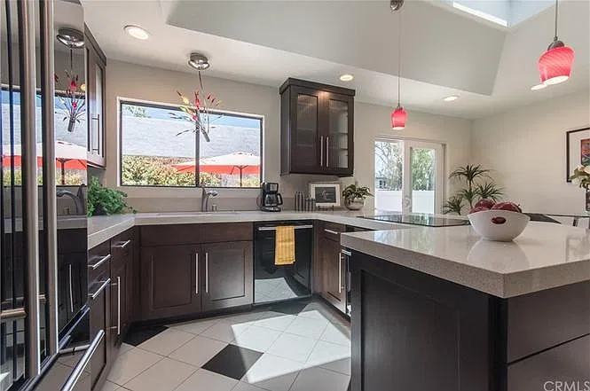 7675 Clay Ave — Photo 3