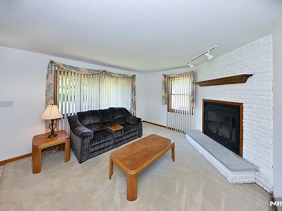3rd image of 143 Greenwood Ave