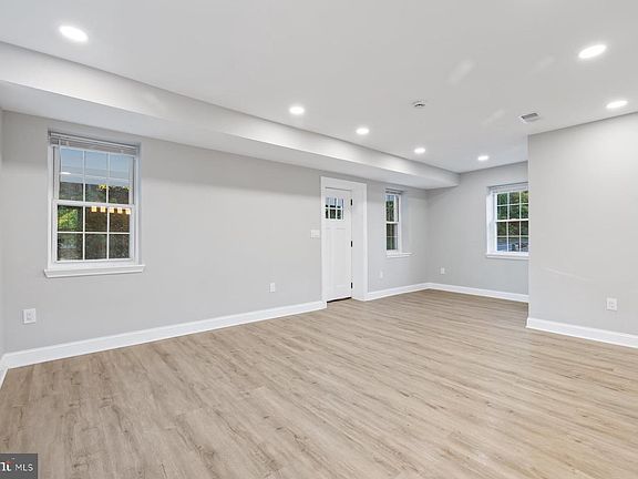 4th image of 8109 Old Hagerstown Rd