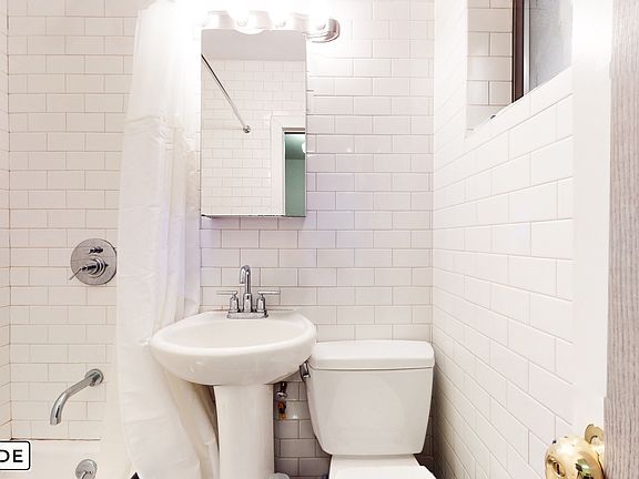 5th image of 430 E 89th St APT 1D