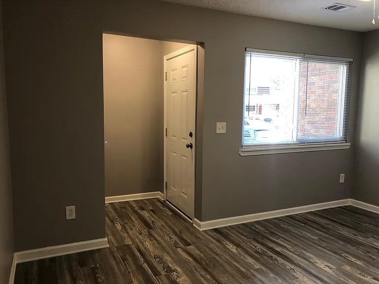52 Country Place Ct — Photo 3