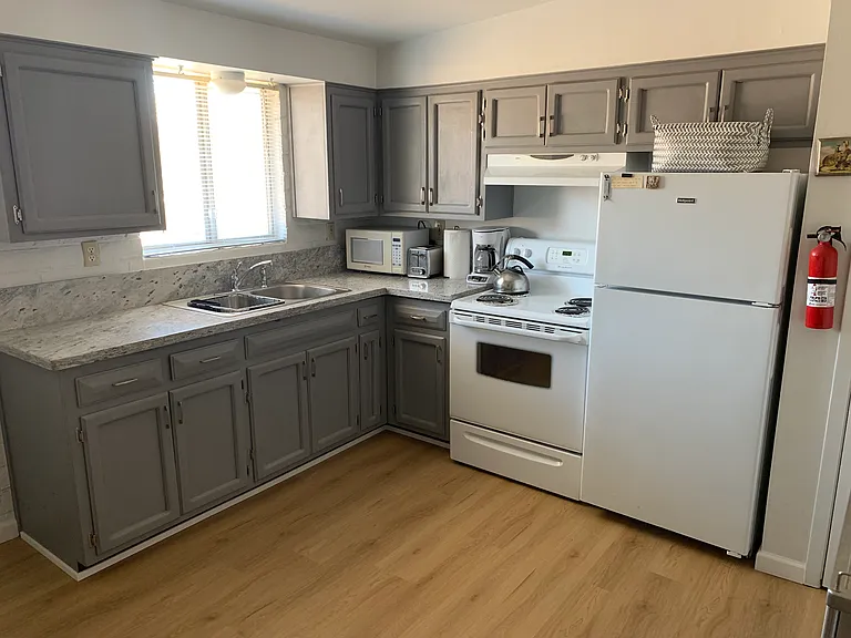 E Blacklidge Dr — Photo 15