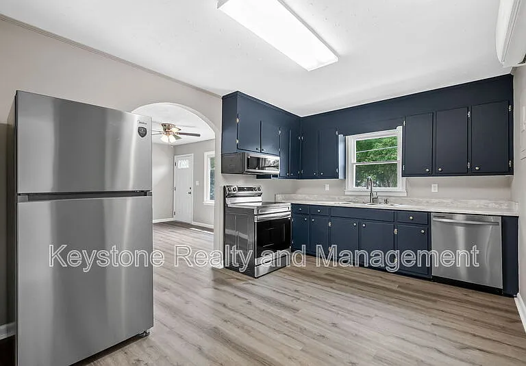 103 Cayce Ave — Photo 6