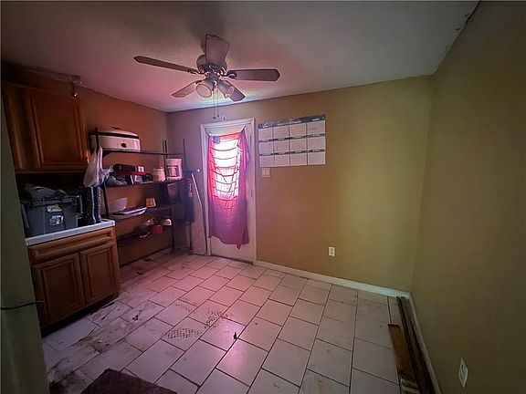 4th image of 4921 Nighthart St